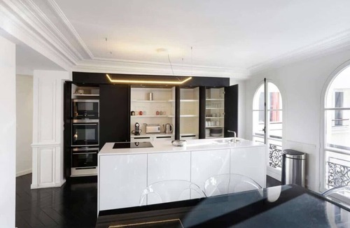 Vivienne Apartment | Grand apartment in the heart of Paris - 3 bedrooms - A/C - Bourse district, long stay - Amboise by Habitat Parisien