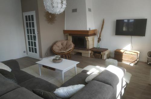 Saint-Pierre Apartment | GRAND APPARTEMENT COSY DANS MAISON DE CAMPAGNE