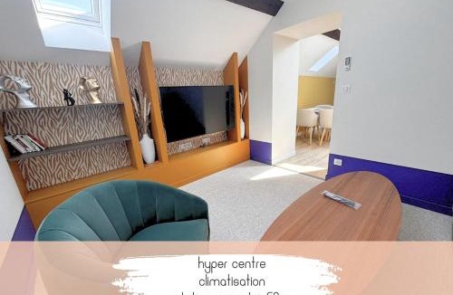 Lons-le-Saunier Apartment | Grand duplex haut de gamme, 4pers, hyper centre, climatisation, stationnements à 10m , très calme