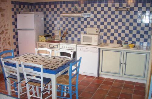 Barrais-Bussolles House | Grand gîte à Barrais-Bussolles avec cheminée et animaux acceptés - FR-1-489-21