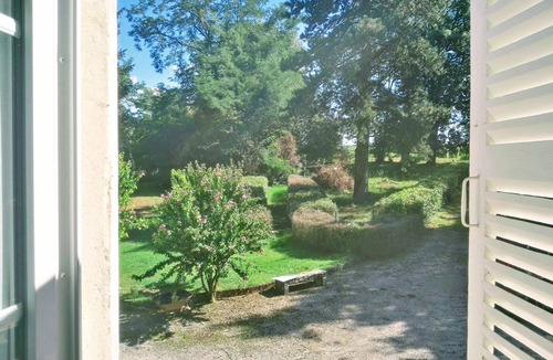 Chille House | Grand Gîte Maison en Pierre de Taille, Bucolique & Ouverte sur Domaine Viticole