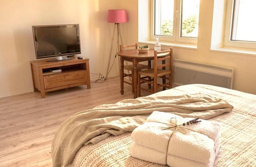 Saint-Jean-Baptiste Apartment | Grand studio au centre de Besançon