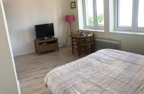 Saint-Jean-Baptiste Apartment | Grand studio au centre de Besançon