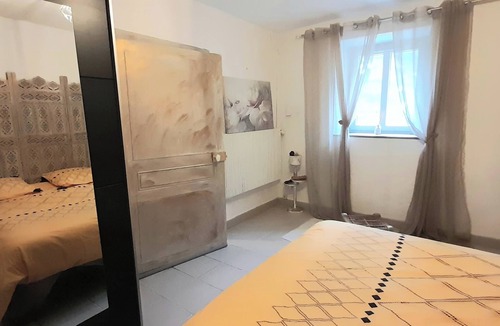 Chissey-sur-Loue Bed & Breakfast | Grande Chambre D'hôte Avec Coin Cuisine. Idéal Pour Couple Avec Enfants