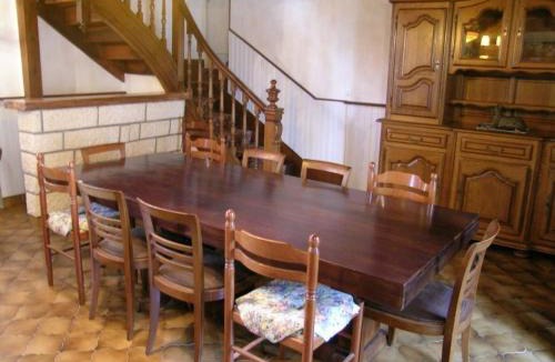 Saint-Pourcain-sur-Sioule House | Grande maison à Saint-Pourçain avec piscine, sauna et WiFi - FR-1-489-60