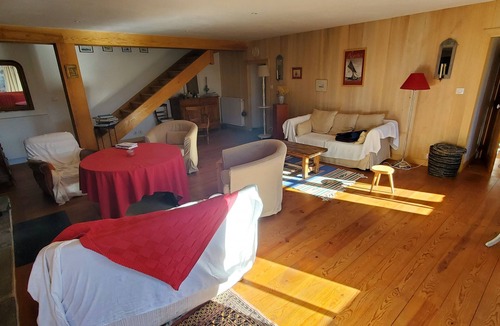 Valuejols House | Grande Maison Familiale à Proximité de Sentiers de Randonnées