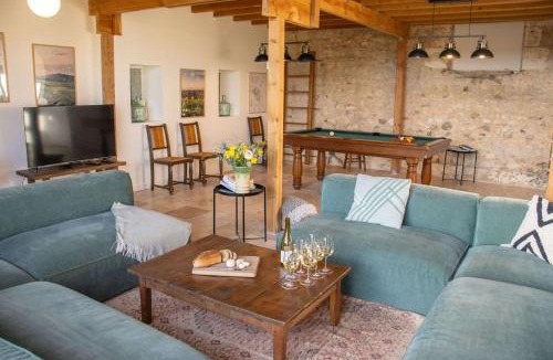 Gardefort House | Grande maison, piscine. 15 personnes. Sancerre