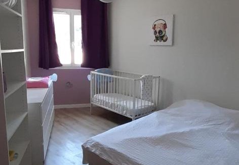 Reventin-Vaugris Villa | Grande maison plain pied,campagne, proche A7,parking privé, idéal pro et famille nombreuse