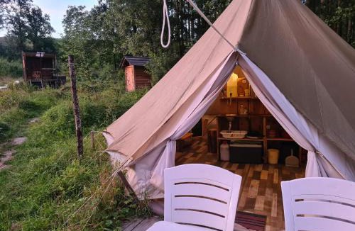 Saint-Andre-en-Royans Other | Grande tente au pied du Vercors
