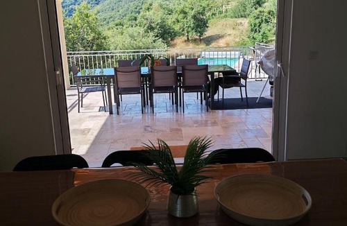 Andance Villa | Grande villa avec Piscine chauffée et privée