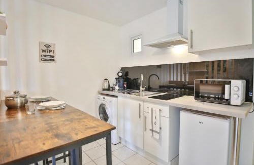 Auxerre Apartment | Granny Smith - Homerepublique - Studio paisible, parking gratuit, emplacement vélo - Village Vaux 3 minutes Auxerre