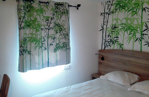 Fleury-Merogis Hotel | Green Hôtels Eco Fleury
