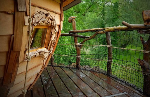 Nans-sous-Sainte-Anne Cabin | Green, magical, unusual, cozy accommodation for lovers