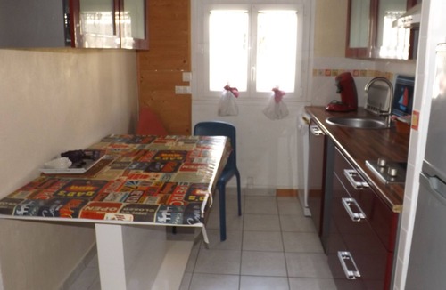 Gruissan Plage Ski Chalet | GRUISSAN BEACH, CHALET wifi at 150 m from the beach,