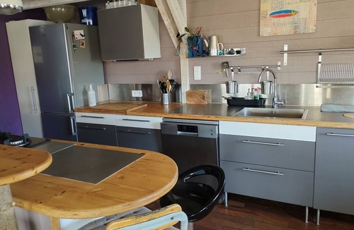 Ilot 11 Ski Chalet | Gruissan plage, 100 m from the beach, sea view 4 people, atypical chalet!