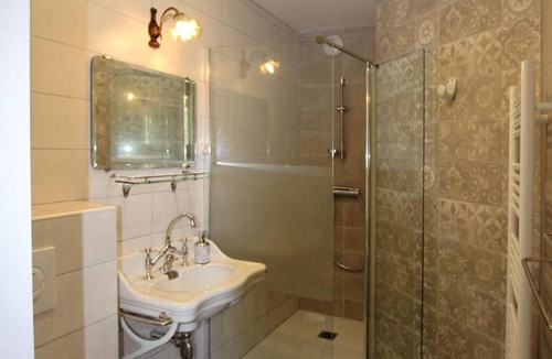 Fougerolles Bed & Breakfast | Guestroom Fougerolles-Saint-Valbert, 2 bedrooms, 5 persons