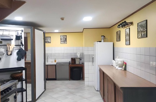 Saint-Jean-de-Vaulx House | Guest House 'Chambre 1' with Shared Terrace, Private Garden and Wi-Fi