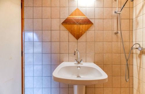 Saint-Jean-de-Vaulx House | Guest House 'Chambre 1' with Shared Terrace, Private Garden and Wi-Fi