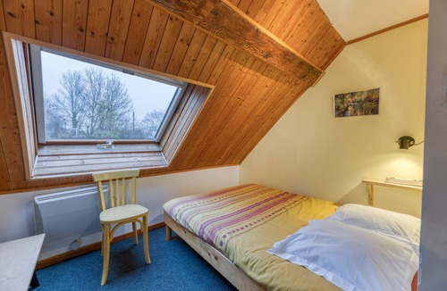 Saint-Jean-de-Vaulx House | Guest House 'Chambre 1' with Shared Terrace, Private Garden and Wi-Fi