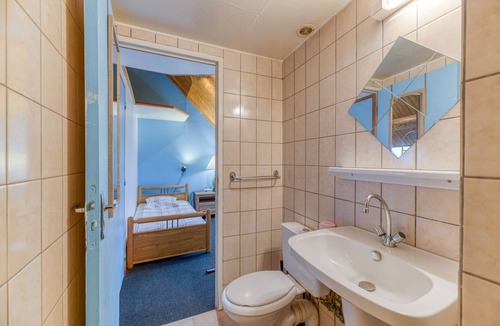 Saint-Jean-de-Vaulx House | Guest House 'Chambre 3' with Shared Terrace, Private Garden and Wi-Fi