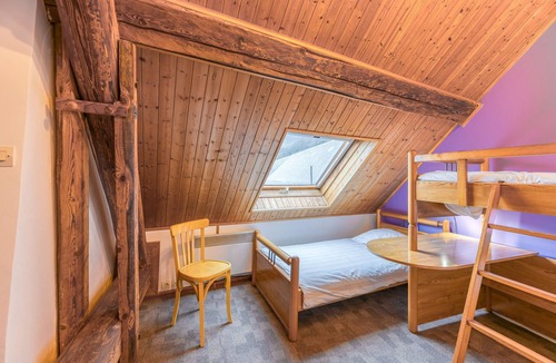 Saint-Jean-de-Vaulx House | Guest House 'Chambre 4' with Shared Terrace, Private Garden and Wi-Fi