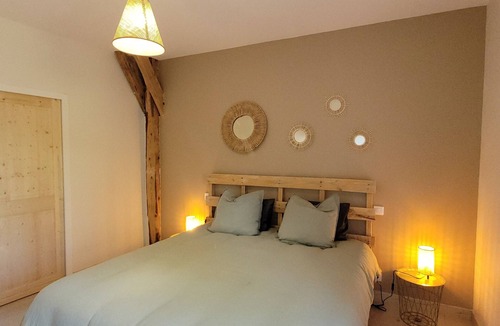 Soulages Bed & Breakfast | Guest Room “Chambre Margeride” with Private Terrace