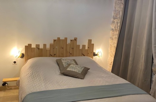 Brantes Bed & Breakfast | Guest Room “L’Estive” with Mountain View, Wi-Fi, and Air Conditioning