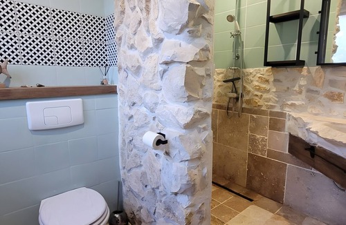Brantes Bed & Breakfast | Guest Room “L’Estive” with Mountain View, Wi-Fi, and Air Conditioning