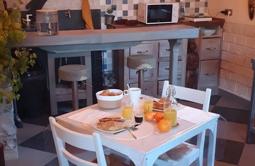 Brantes Bed & Breakfast | Guest Room “L’Estive” with Mountain View, Wi-Fi, and Air Conditioning