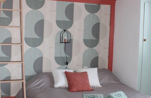 Frontenard Bed & Breakfast | Guest room "To the happiness of Amélie"