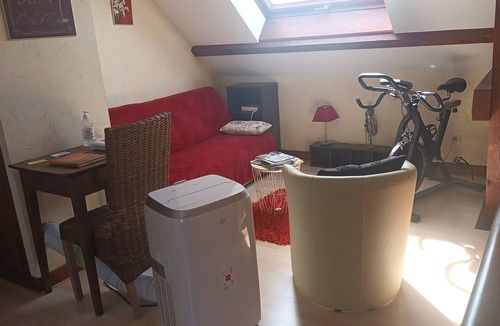 Saillenard Bed & Breakfast | Guest rooms upstairs. Breakfast included.