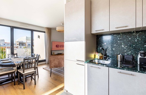 Villejuif Apartment | GuestReady - Spacious flat with furnished terrace