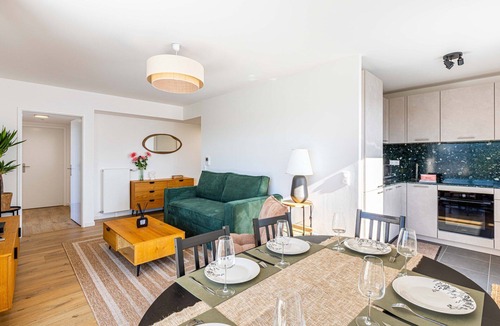 Villejuif Apartment | GuestReady - Spacious flat with furnished terrace