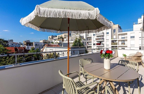 Villejuif Apartment | GuestReady - Spacious flat with furnished terrace