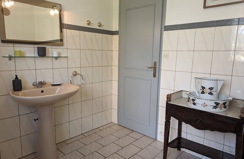 Montmotier Bed & Breakfast | Guestroom Montmotier, 2 bedrooms, 5 persons