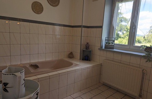 Montmotier Bed & Breakfast | Guestroom Montmotier, 2 bedrooms, 5 persons