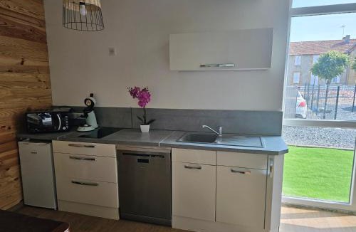 Coulanges House | Hébergement atypique refait a neuf 2 chambres