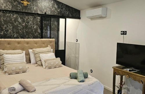 Saint-Clair-du-Rhone Bed & Breakfast | hébergement privée Jaccuzzi en supplément