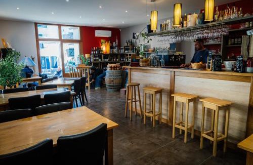 Saint-Antoine-l'Abbaye Hotel | Hôtel Bistrot Les Tanins