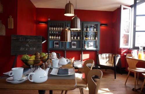 Solutre-Pouilly Hotel | Hôtel Courtille de Solutré