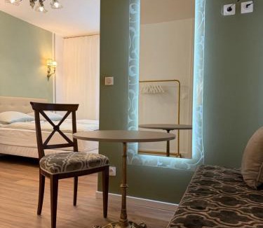 Pierrefontaine-les-Varans Hotel | Hôtel D’Artiste