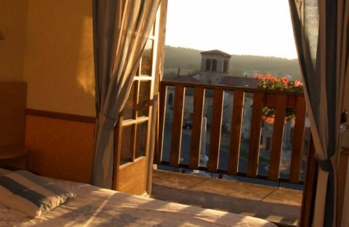 Chambon-sur-Dolore Hotel | Hôtel la Clairière