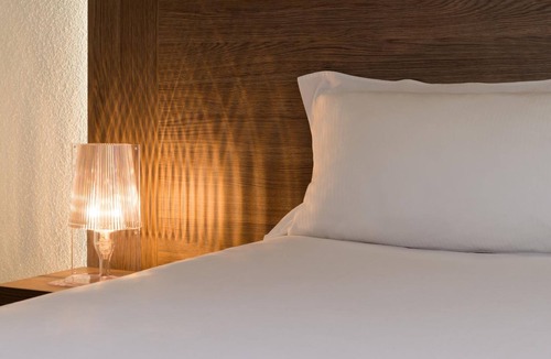 Tournon-sur-Rhone Hotel | Hôtel Les Amandiers