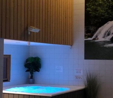 Metabief Hotel | Hôtel Restaurant Etoile des Neiges Piscine Jacuzzi Sauna Massage Salle de Jeux
