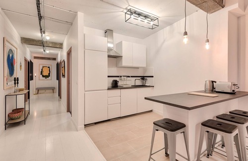 Pere Lachaise Apartment | Hedonist House - Artist & Design Loft - 10 guests - 5min. walk from metro