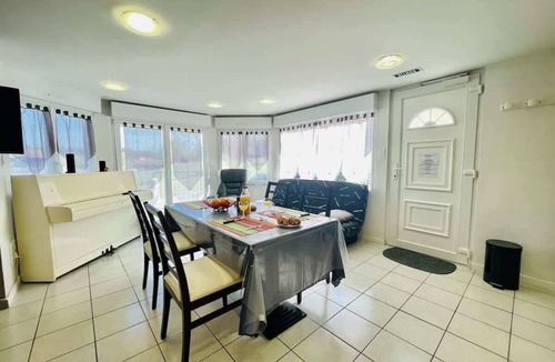 Forges-les-Bains Apartment | Henry 4