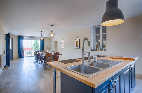 Saint-Bonnet-de-Valclerieux House | Holiday Home “La Maison D'hana” with Shared Pool, Private Terrace & Wi-Fi