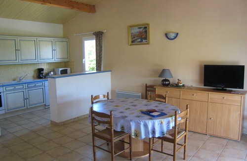 Villeneuve-de-Berg Villa | Holiday Cottages in South Ardeche "Les Bastides d'Helvie"