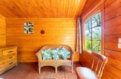 Saint-Pierre-de-Vassols House | Holiday Home 'Chalet Atypique' with Mountain View, Shared Pool and Private Terrace