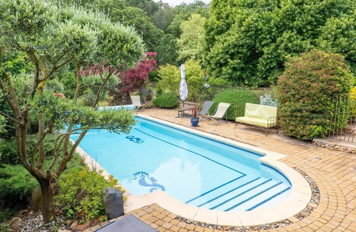 Chateauneuf-du-Rhone House | Holiday Home 'La Bastide De La Coda' with Wi-Fi